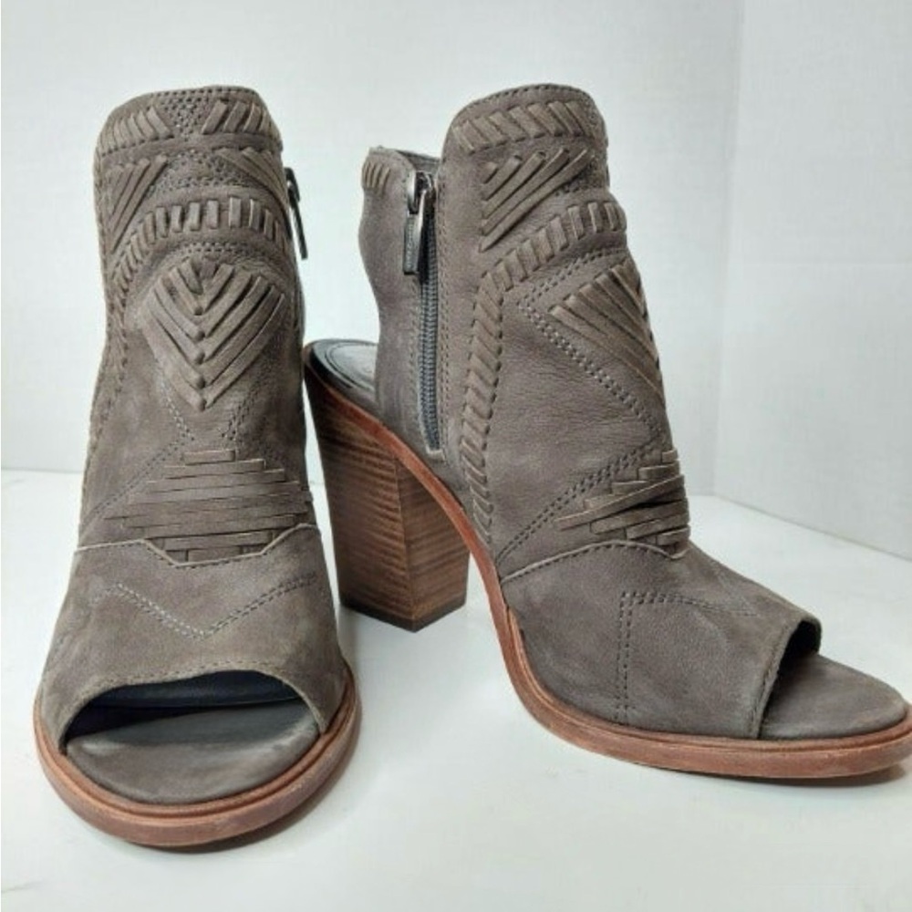 Vince Comuto Katrina-Zip Up Chunky Heel Bootie
